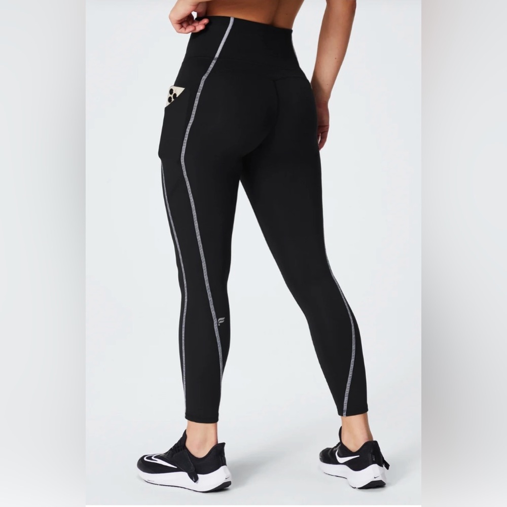 Fabletics- S Oasis PureLuxe High-Waisted 7/8 Leggings